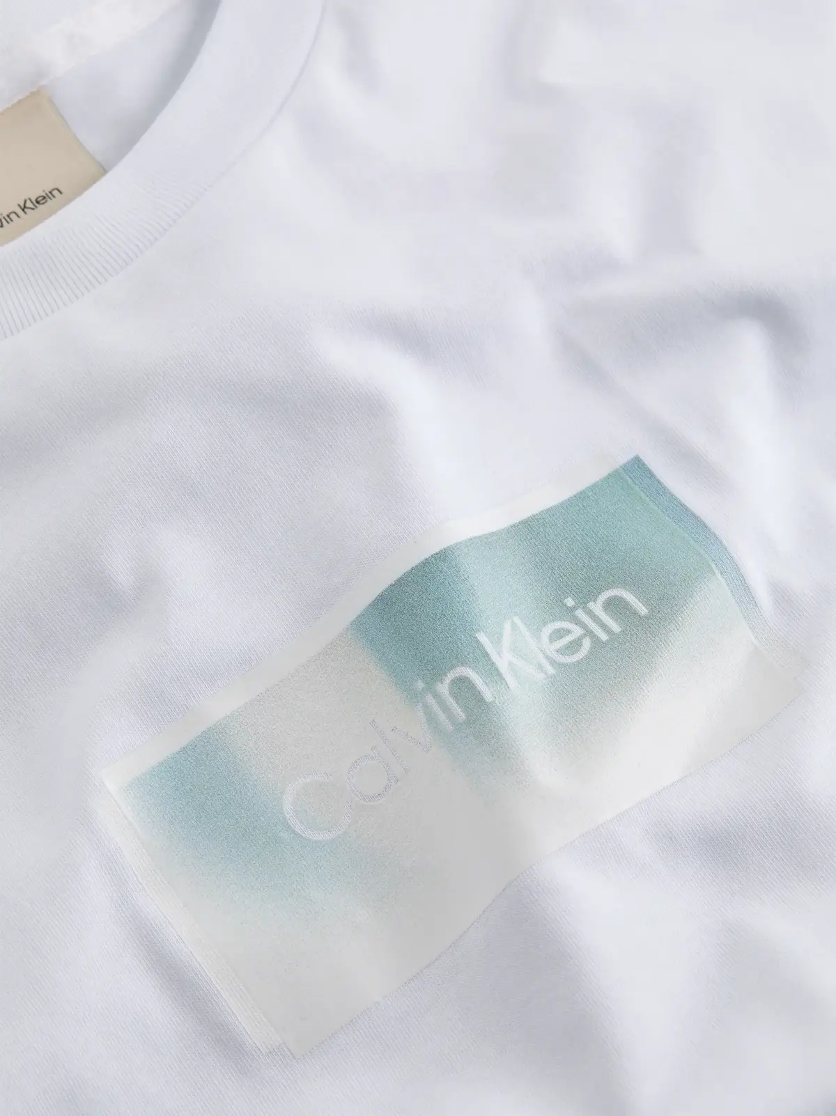Calvin Klein GEL OVERLAY LOGO T-S, YAF Beyaz Erkek T-Shirt & Polo