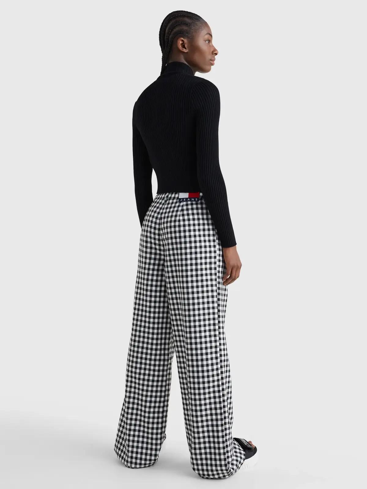 Tommy Hilfiger TJW BADGE ZIP TRHU S Kadın Siyah Kazak