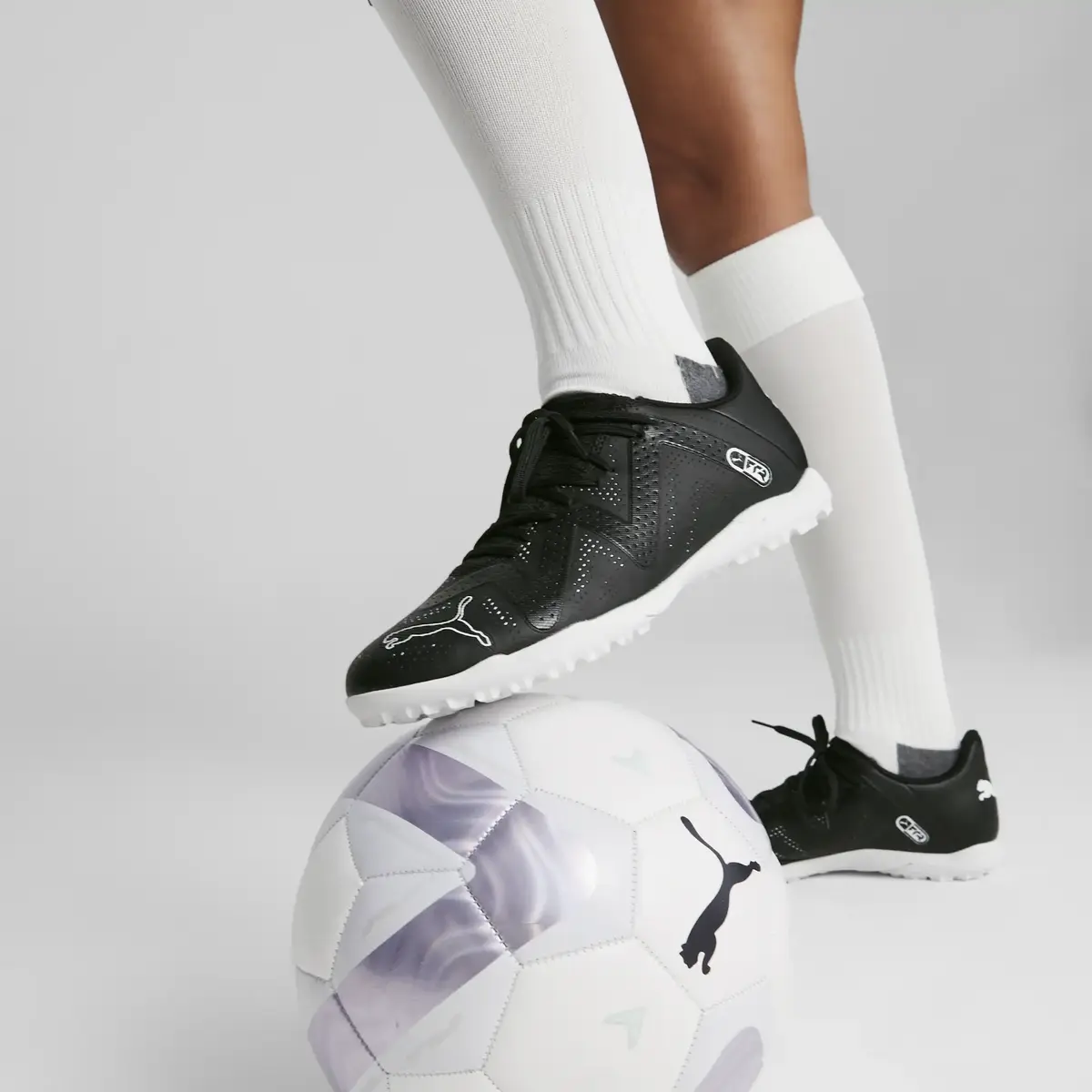 Puma FUTURE PLAY TT Siyah Erkek Halı Saha Ayakkabısı