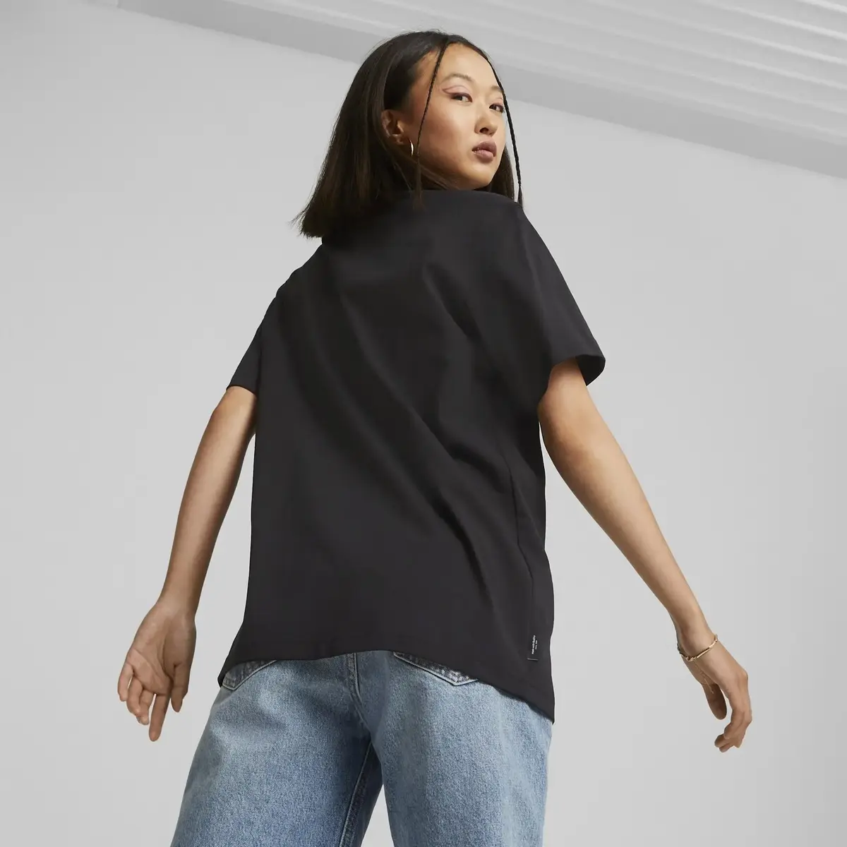 Puma Downtown Relaxed Graphic Tee Siyah Kadın T-Shirt