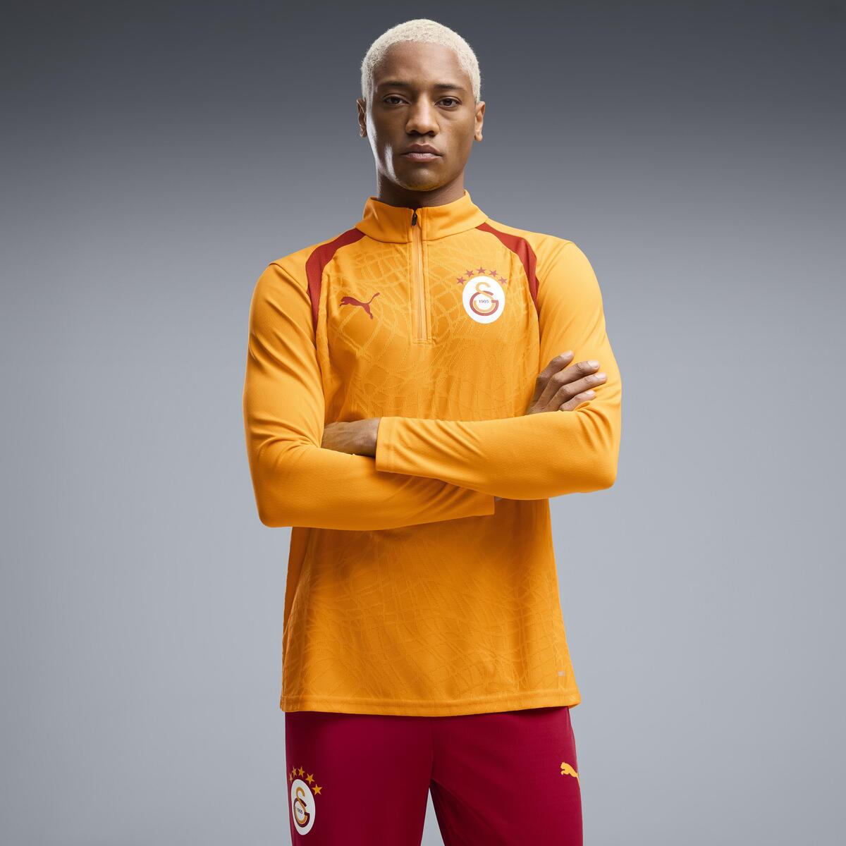Puma GSK Training 1/4 Zip Top GALATASARAY Erkek Fermuarlı Dar Kesim Antrenman Üstü