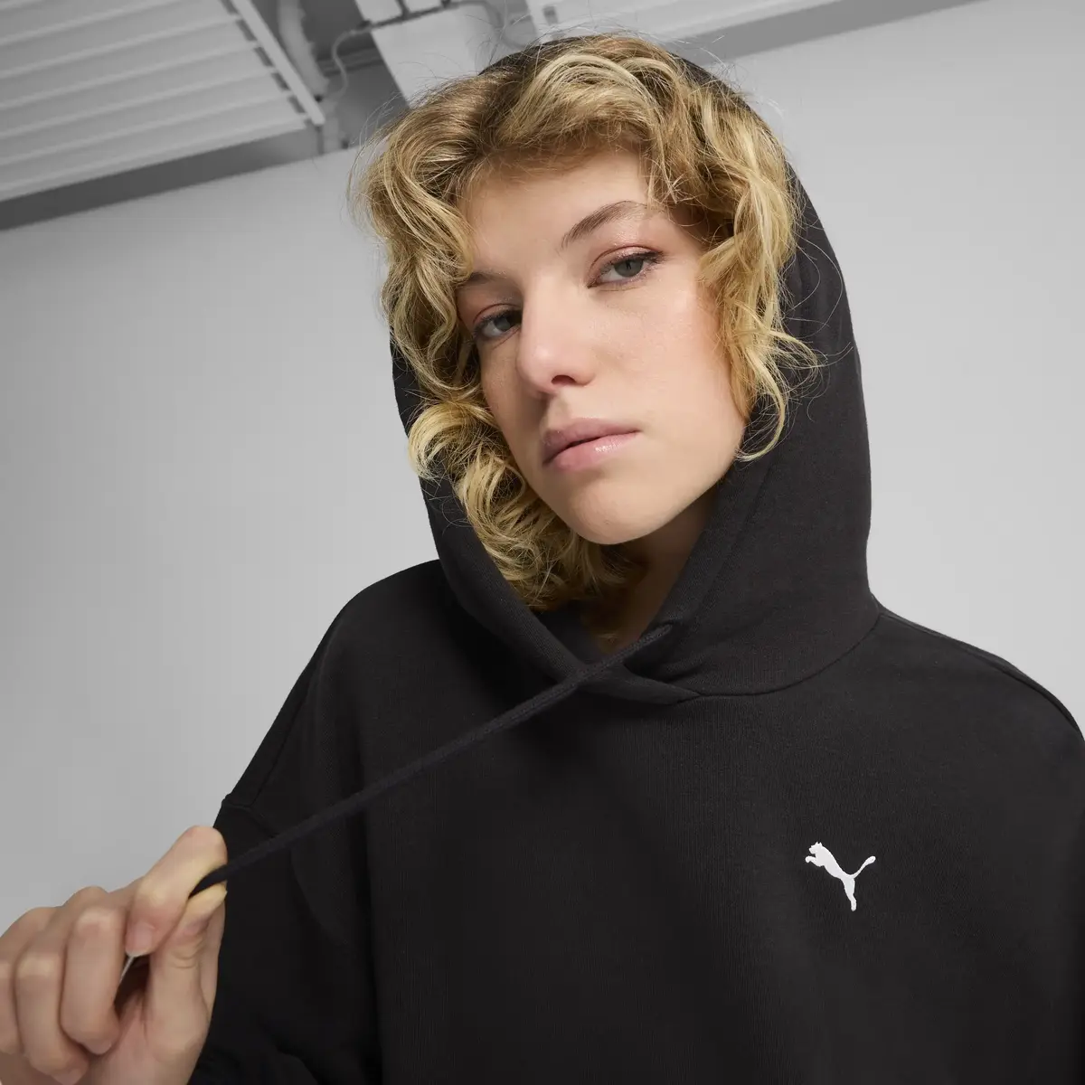 Puma WARDROBE ESS Cropped Hoodie Siyah Kadın Hoodie
