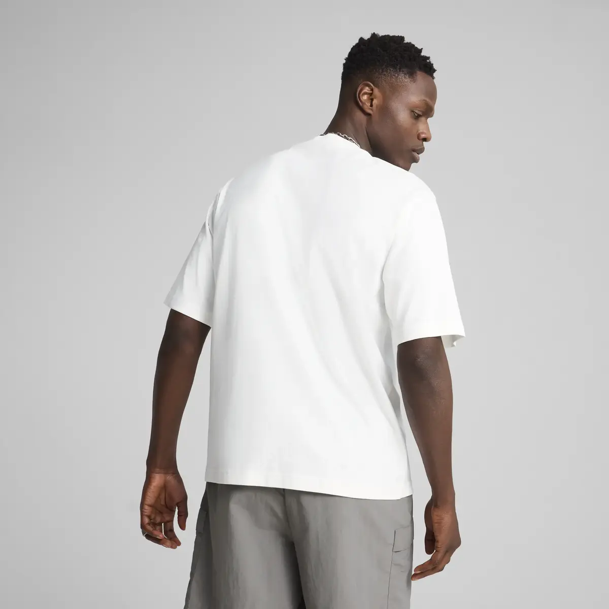 PUMA WARDROBE ESS Boxy Tee Beyaz Erkek T-Shirt