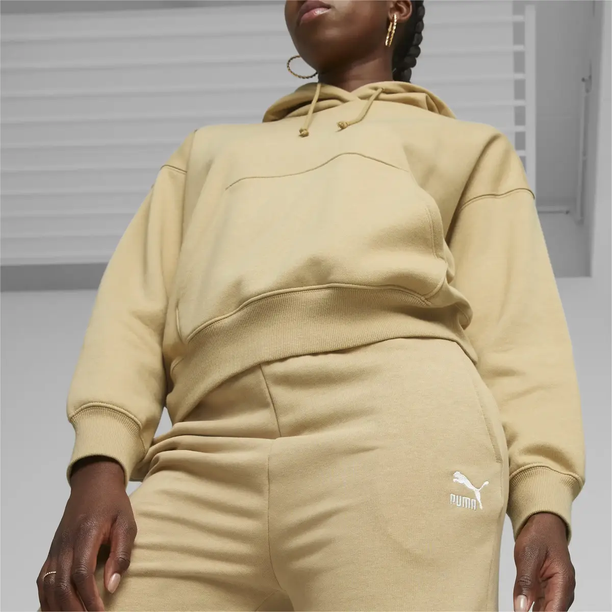Puma CLASSICS Relaxed Sweatpants Bej Kadın Eşofman Altı