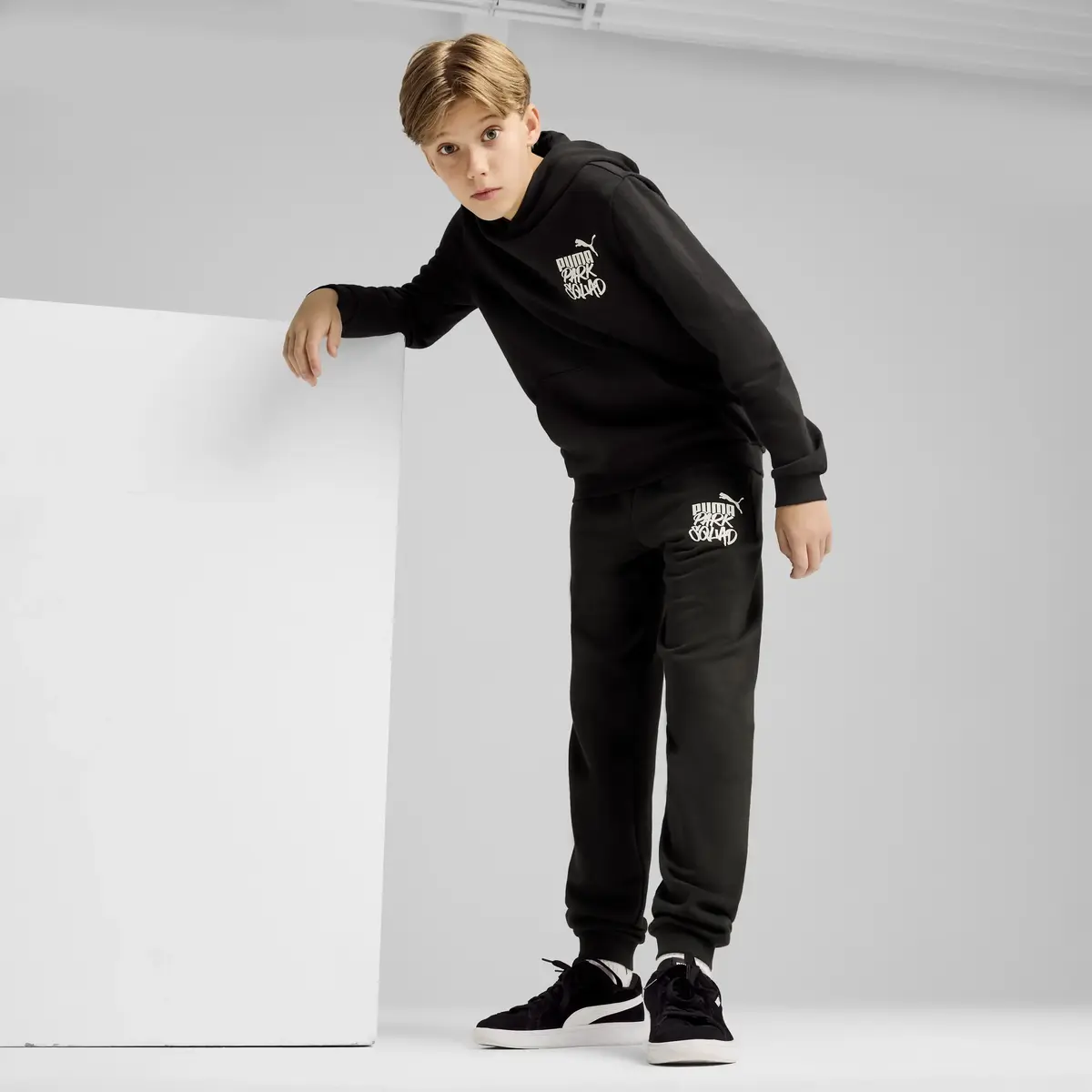 Puma ESS+ MID 90S Hoodie TR Siyah Erkek Sweatshirt