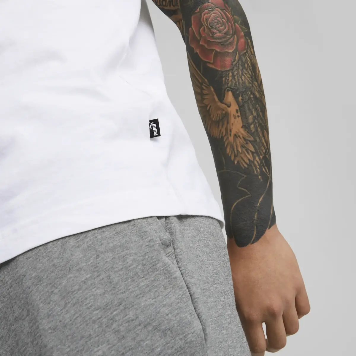 Puma ESS Logo Tee Beyaz Erkek T-Shirt