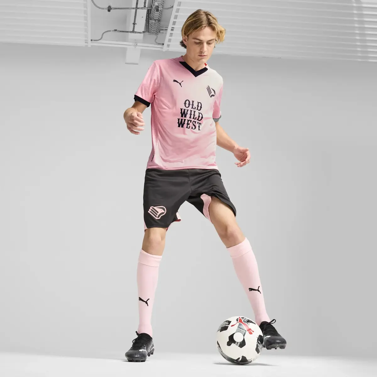 Puma Palermo Home Jersey Replica 24/25 Pembe Erkek Futbol Forması