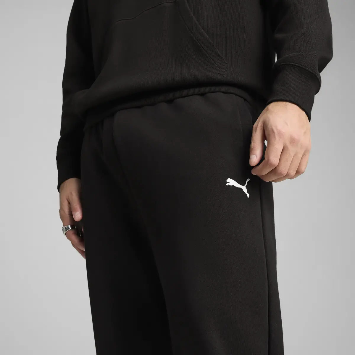 Puma WARDROBE ESS Relaxed Sweatpants Siyah Erkek Eşofman Alt