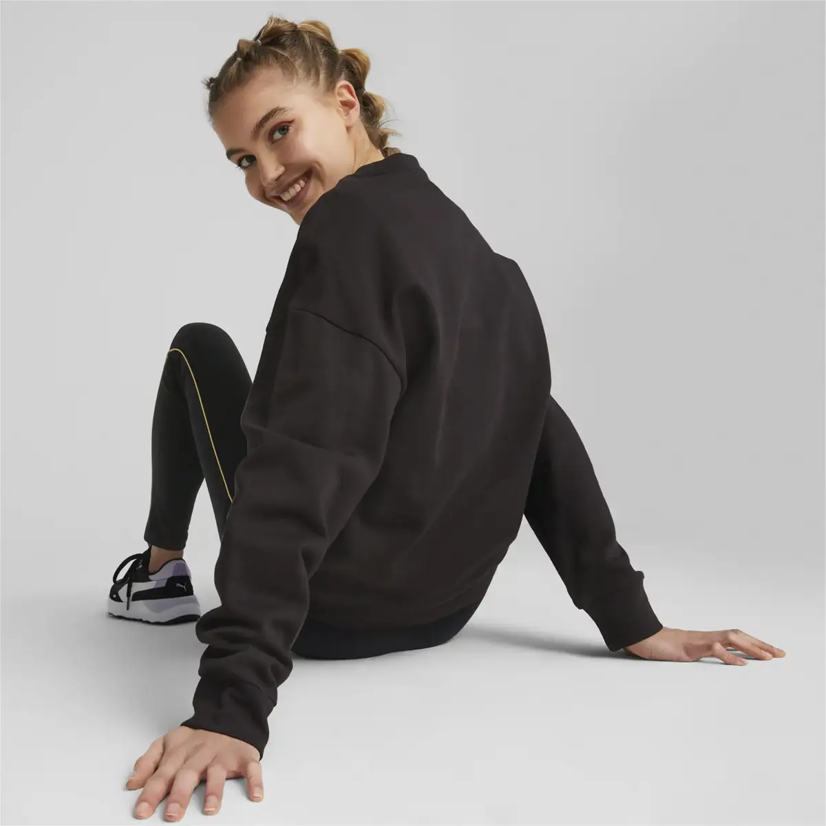 Puma BETTER ESSENTIALS Crew Siyah Kadın Sweatshirt