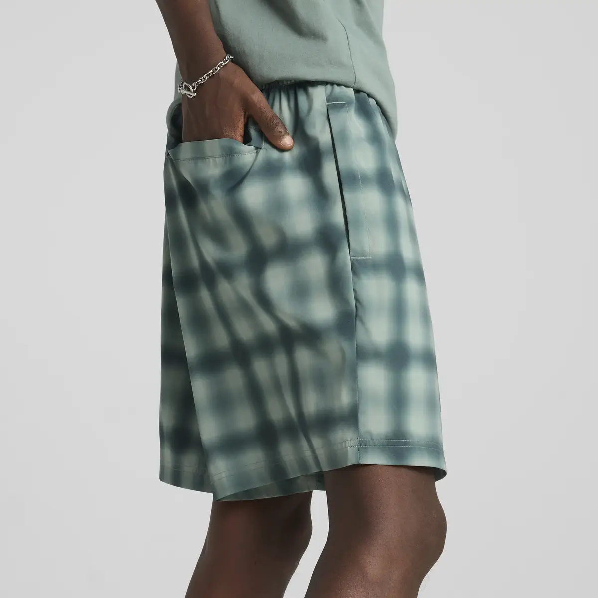 PUMA WARDROBE ESS Shorts Yeşil Erkek Şort