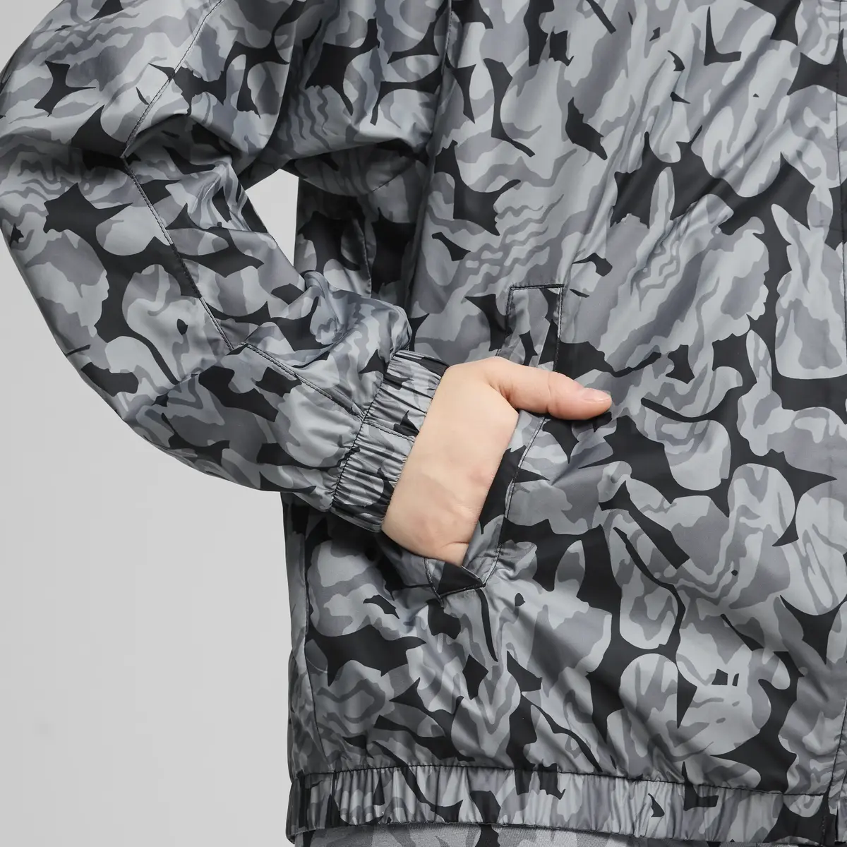 Puma ESS NATURE 2.0 RELAXED Gri Kadın Rüzgarlık