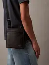 Calvin Klein MONO LOGO FLAT PACK 18 Siyah Erkek El Çantası Calvin Klein MONO LOGO FLAT PACK 18 Siyah Erkek El Çantası
