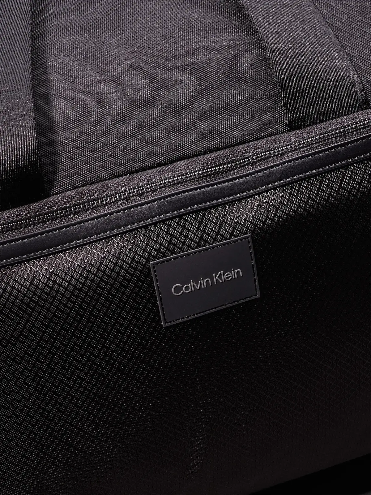 Calvin Klein CK REMOTE WEEKENDER Erkek Siyah Omuz Çanta