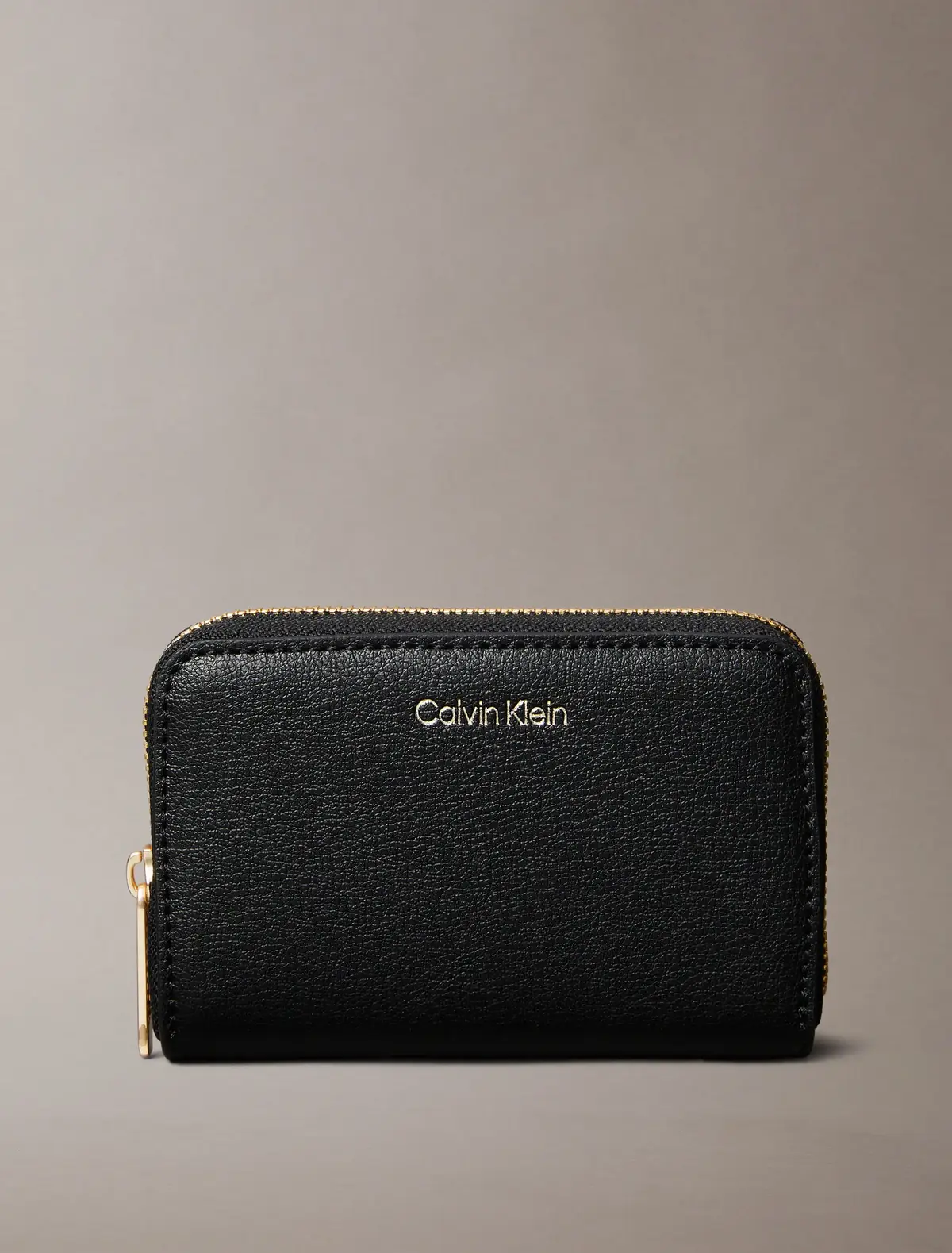Calvin Klein FOIL LOGO MEDIUM ZIP Siyah Kadın Fermuarlı Cüzdan