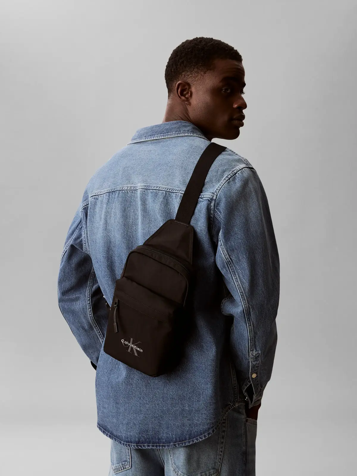 Calvin Klein BOLD SLING Siyah Erkek Askılı Çanta