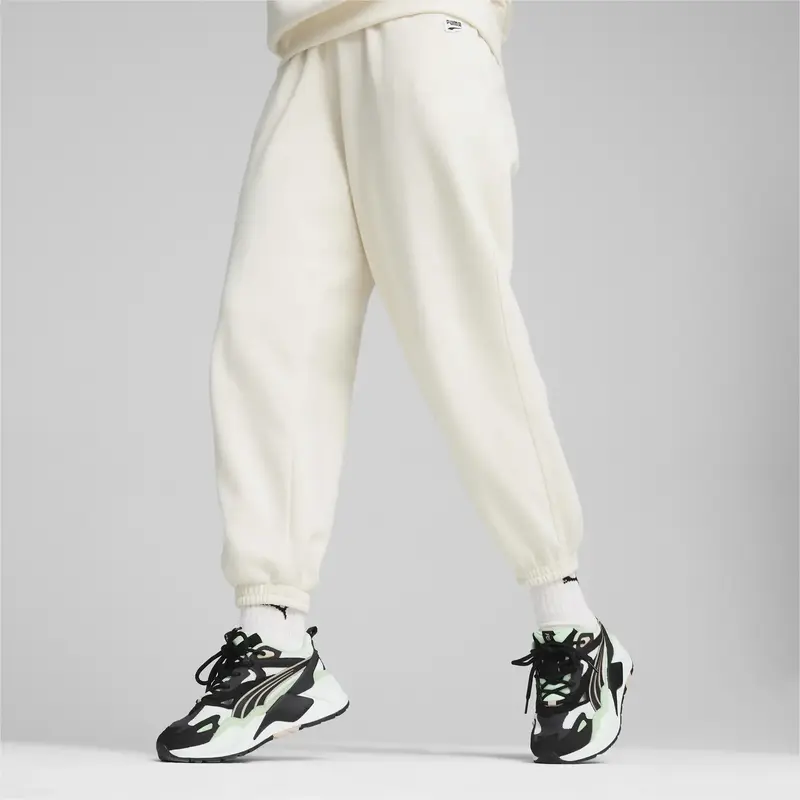 Puma DOWNTOWN Relaxed Sweatpants Bej Kadın Eşofman Altı