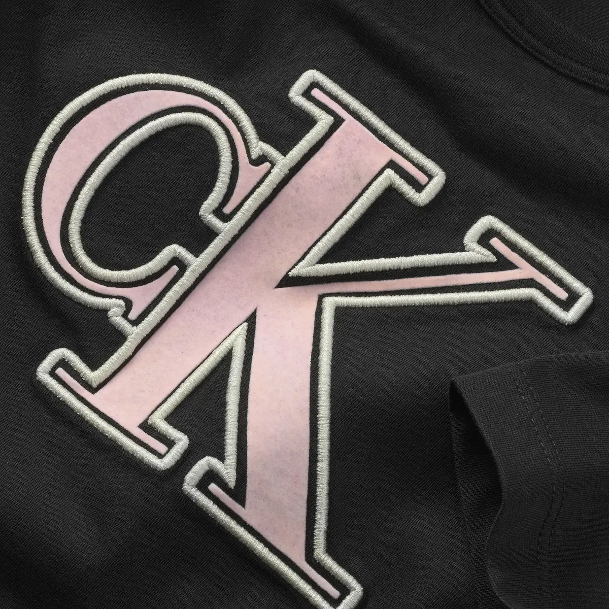 Calvin Klein MONOGRAM FLOCK BOXY, BEH Siyah Kadın T-Shirt & Polo