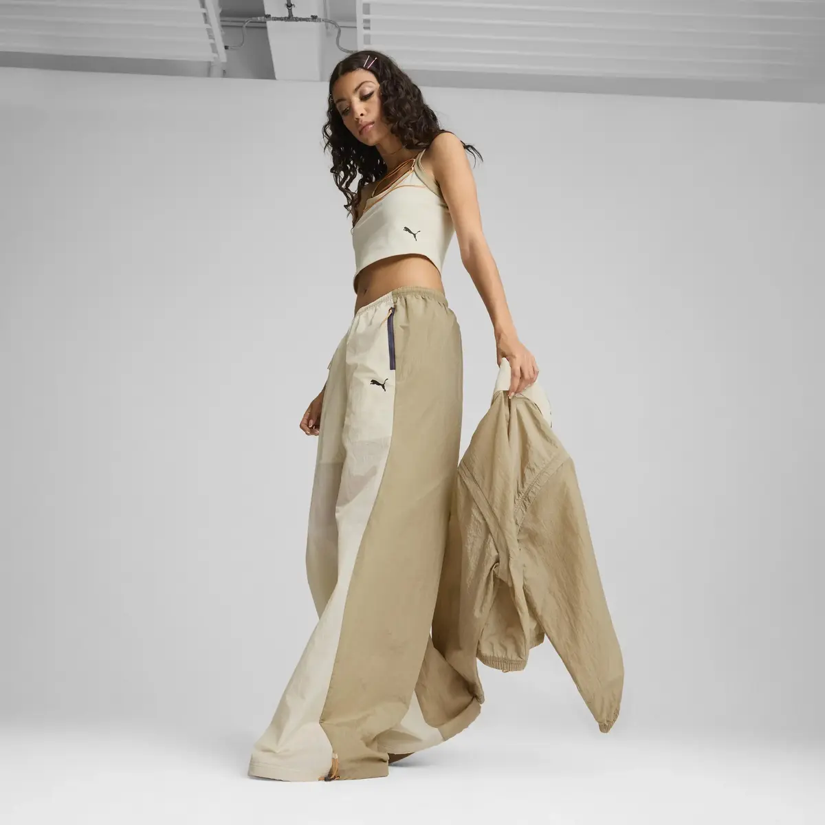 Puma DARE TO Parachute Pants Kırık Beyaz Kadın Eşofman Altı