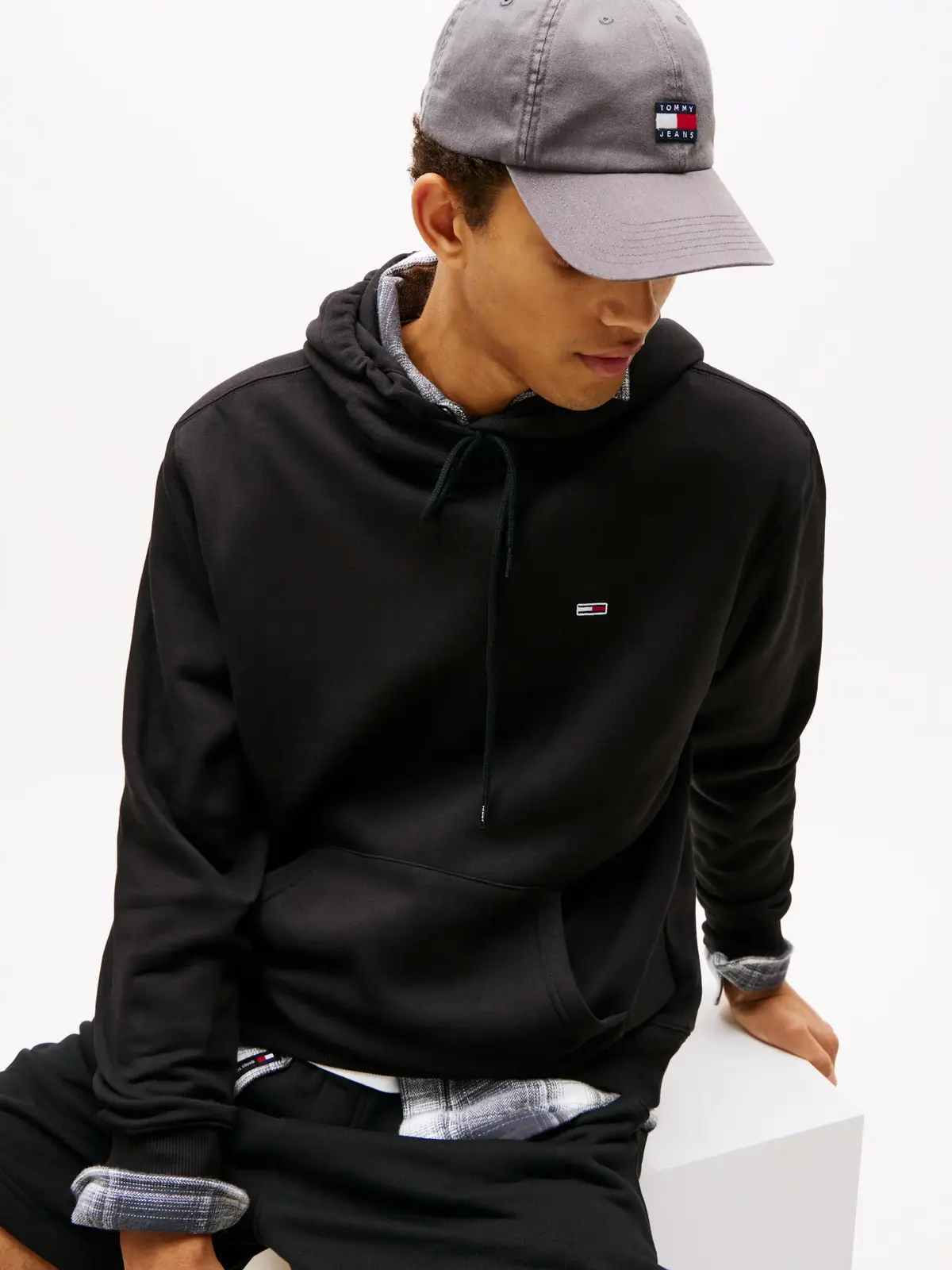 Tommy Hilfiger TJM REG S FLAG HOODI Erkek Siyah Sweatshirt