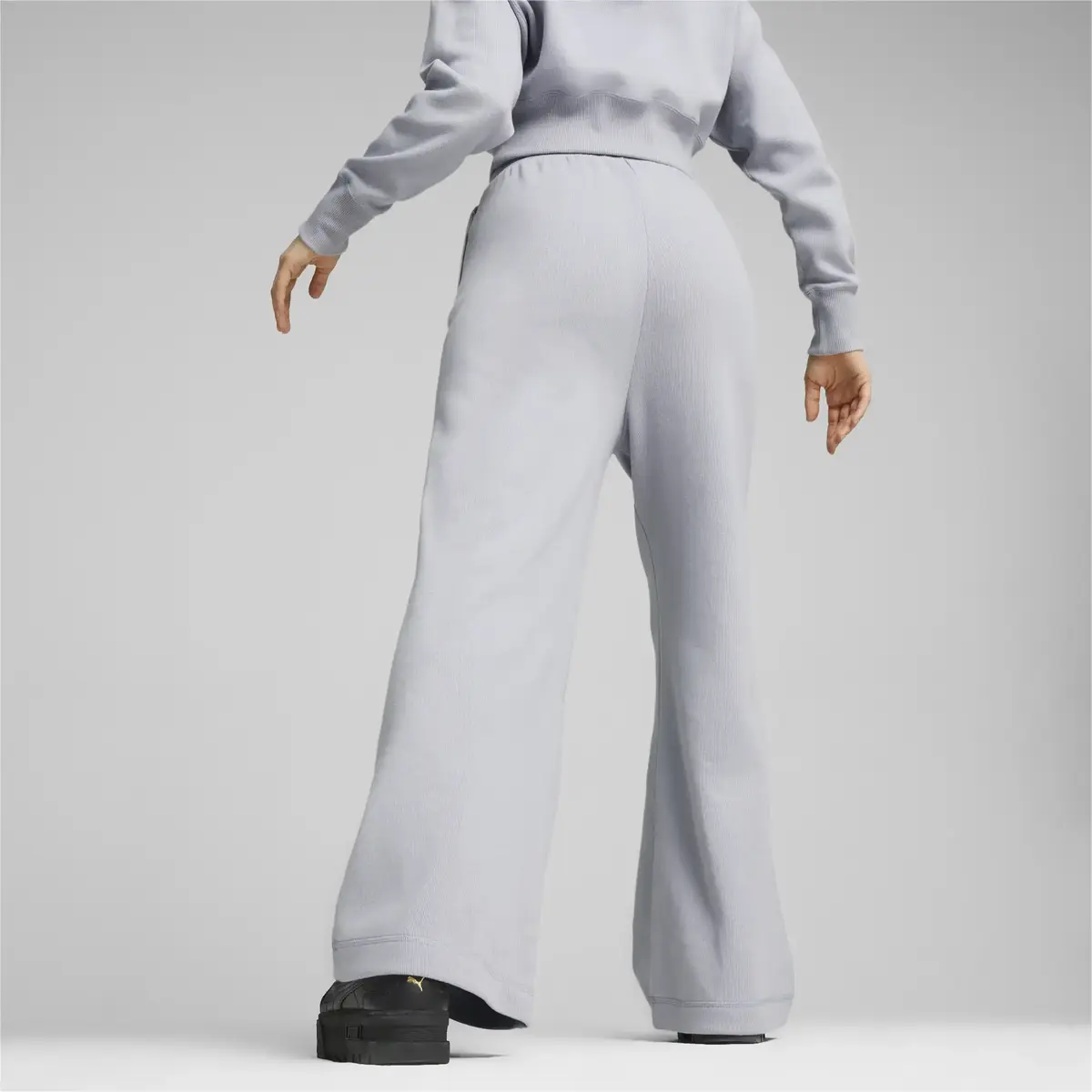 Puma CLASSICS+ Relaxed Sweatpants Gri Kadın Eşofman Altı