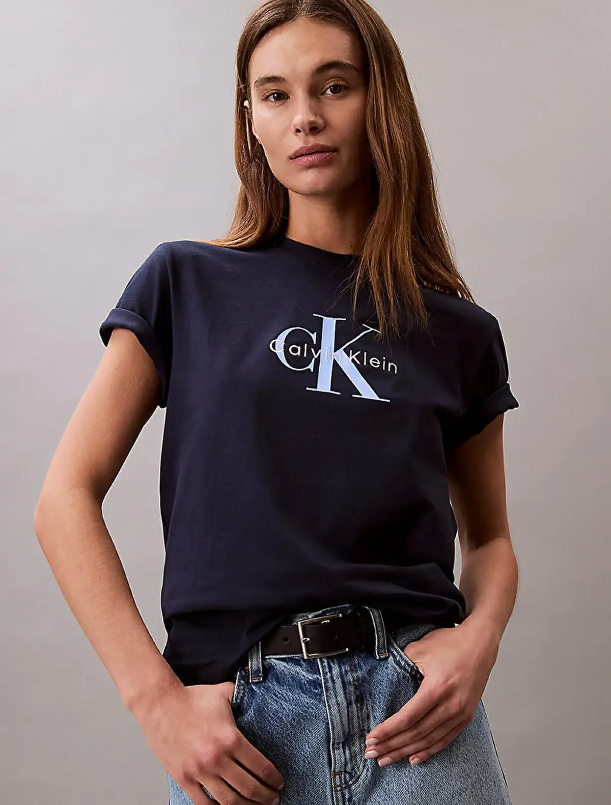 Calvin Klein HERO SS CLASSIC MONOLOGO CNECK T Antrasit Kadın Tişört