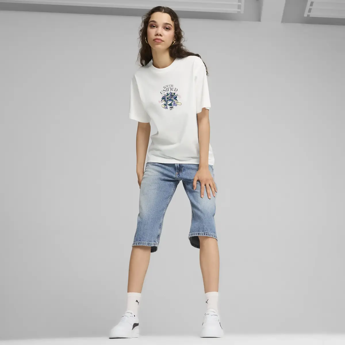 Puma DOWNTOWN Relaxed Graphic Tee Beyaz Kadın T-Shirt