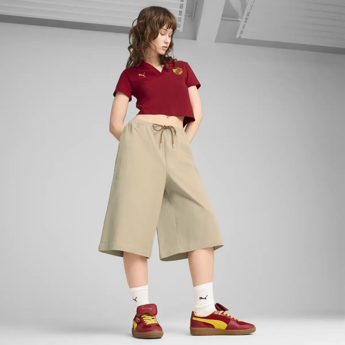 PUMA X HARRY POTTER Polo Kırmızı Kadın Crop Polo T-Shirt