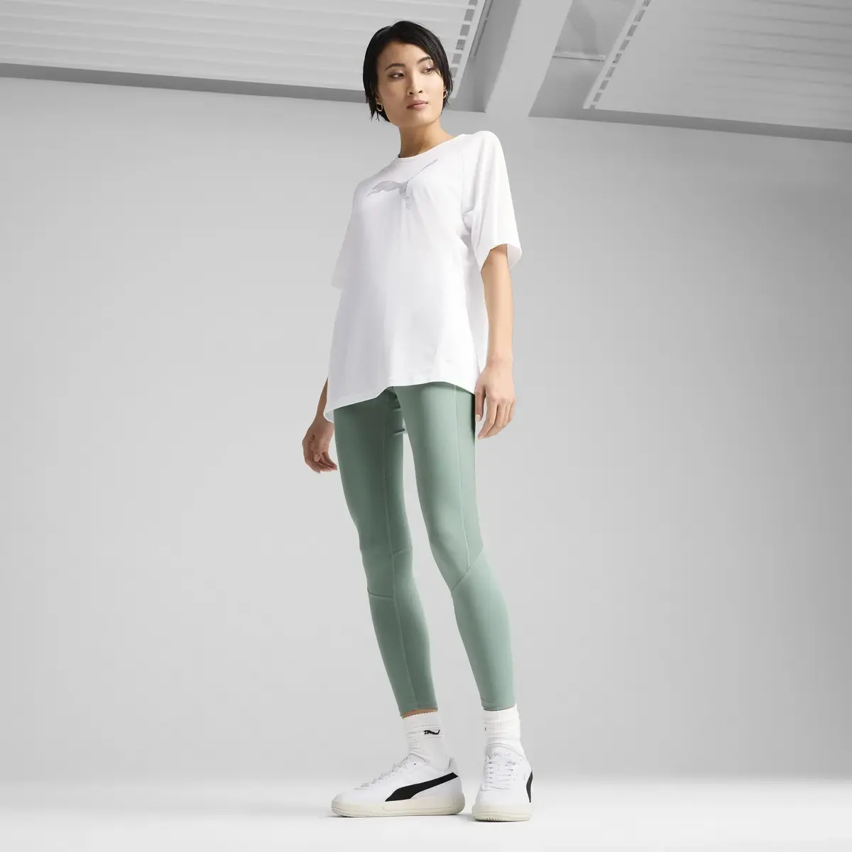 PUMA EVOSTRIPE Relaxed Tee Beyaz Kadın T-Shirt