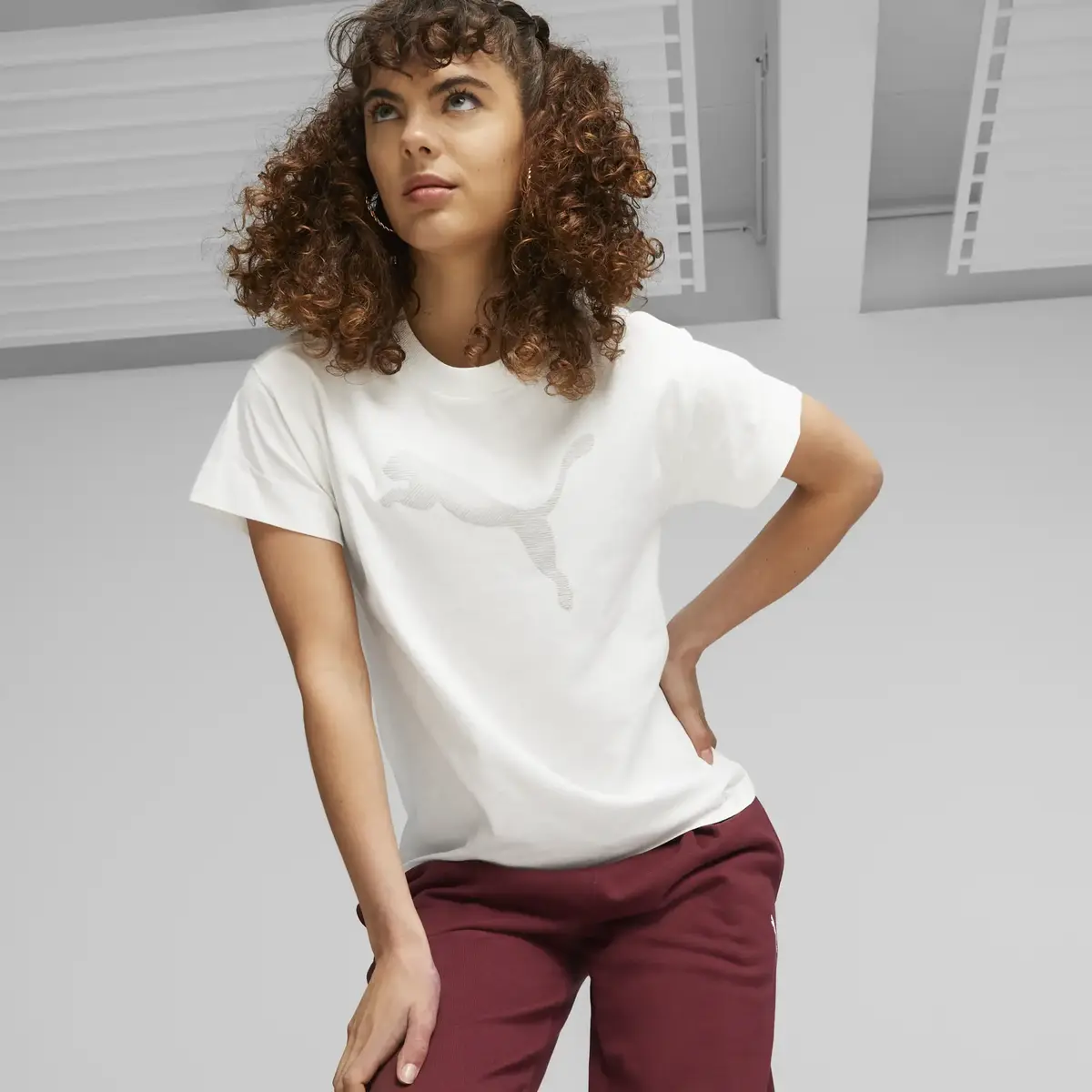 Puma HER Tee Beyaz Kadın T-Shirt & Polo