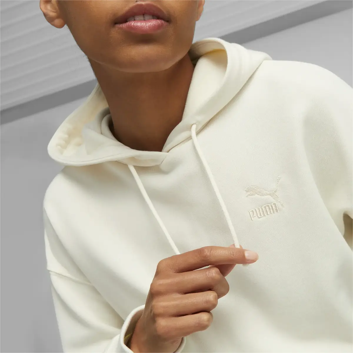 Puma CLASSICS Cropped Hoodie Beyaz Kadın Sweatshirt