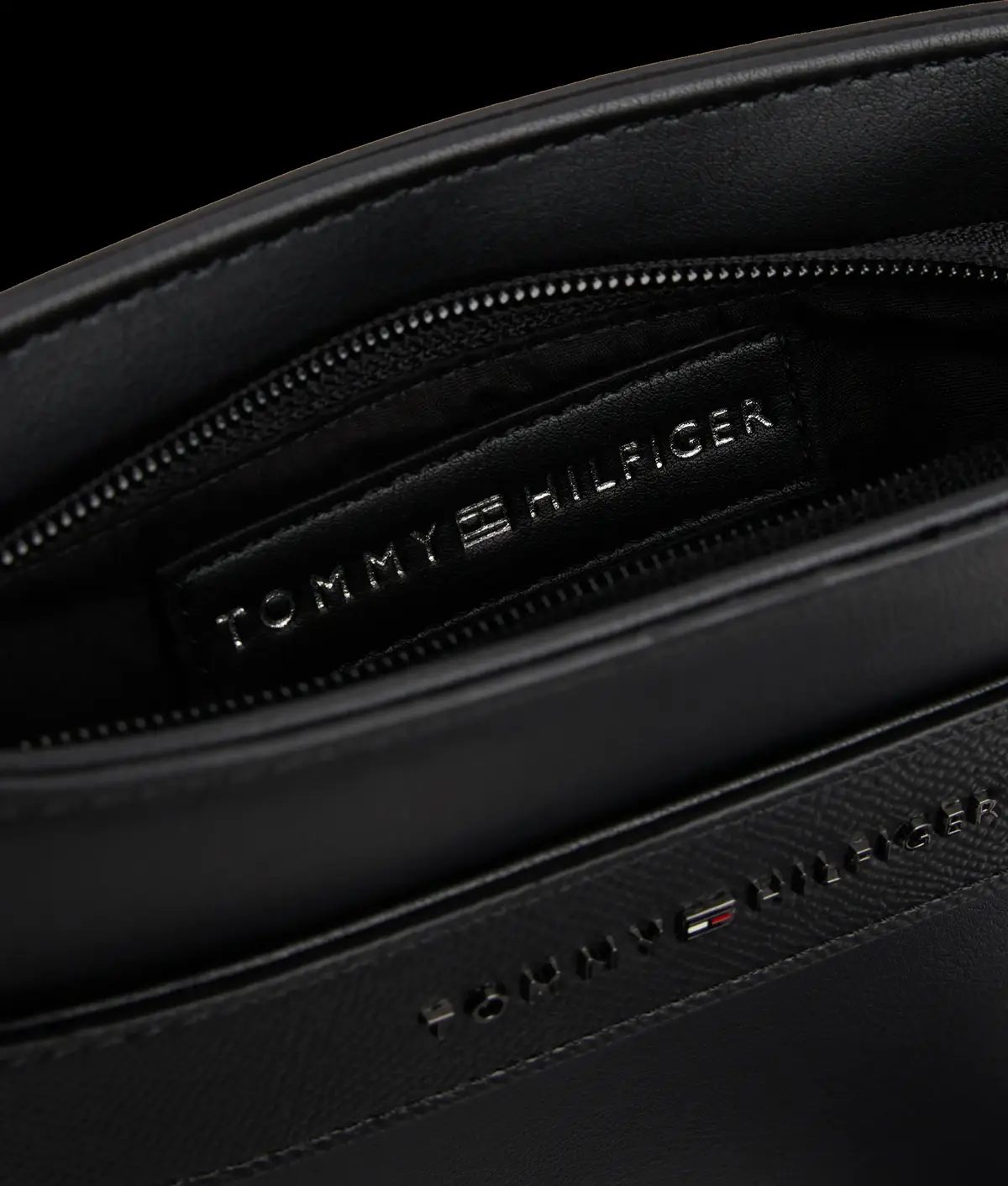 Tommy Hilfiger TH CORP MINI CROSSOV, BDS Siyah Erkek Çanta & Cüzdan