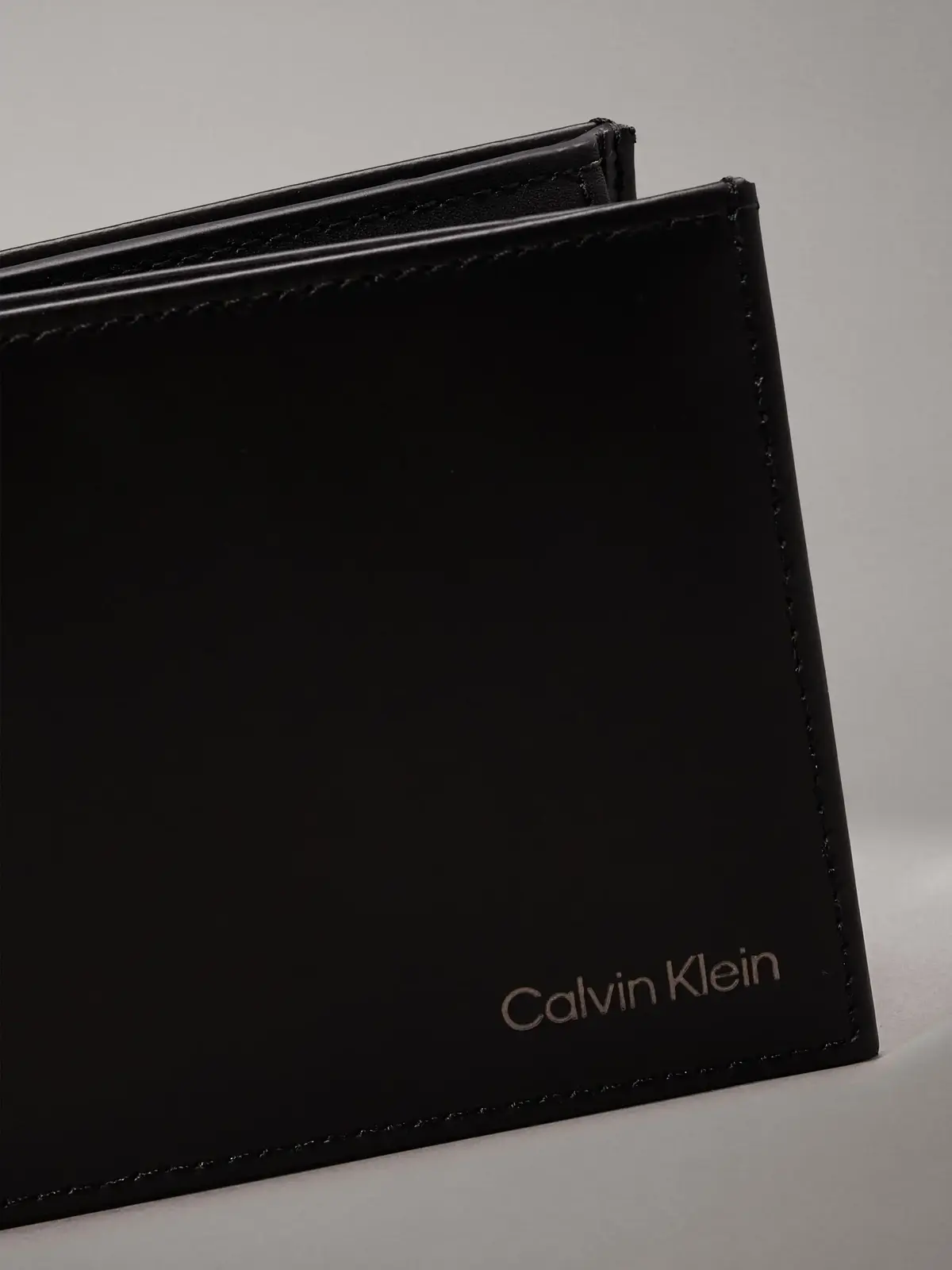 Calvin Klein CK SMOOTH BIFOLD 5CC Erkek Siyah Cüzdan
