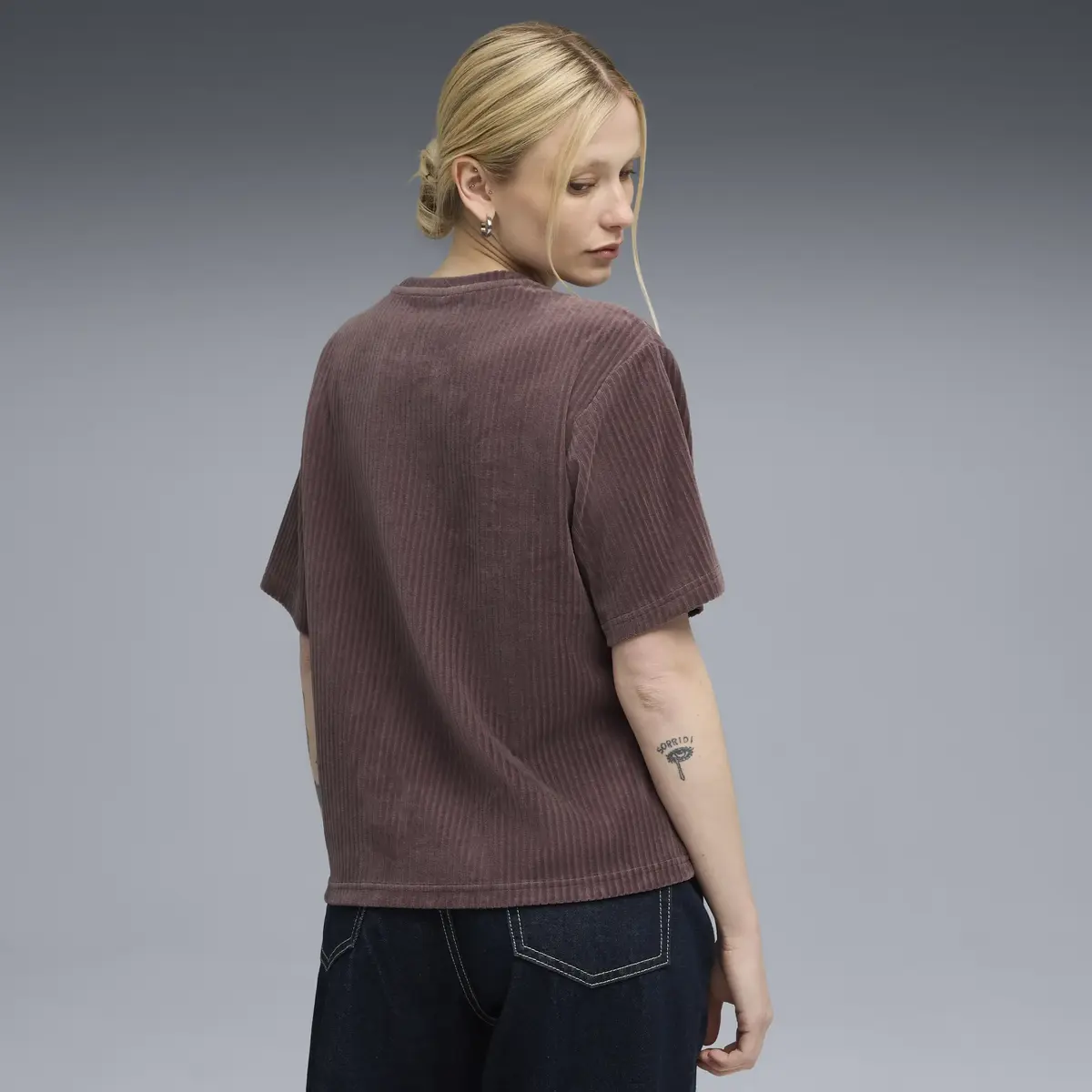 Puma ESS ELEVATED Velour Tee Mor Kadın Kadife T-shirt