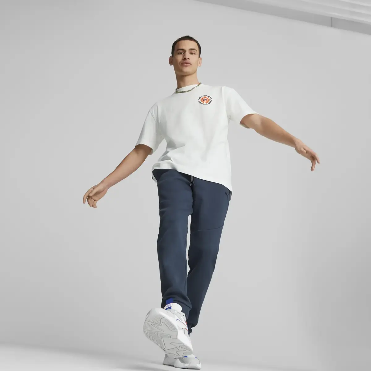 Puma DOWNTOWN Graphic Tee Beyaz Erkek T-Shirt
