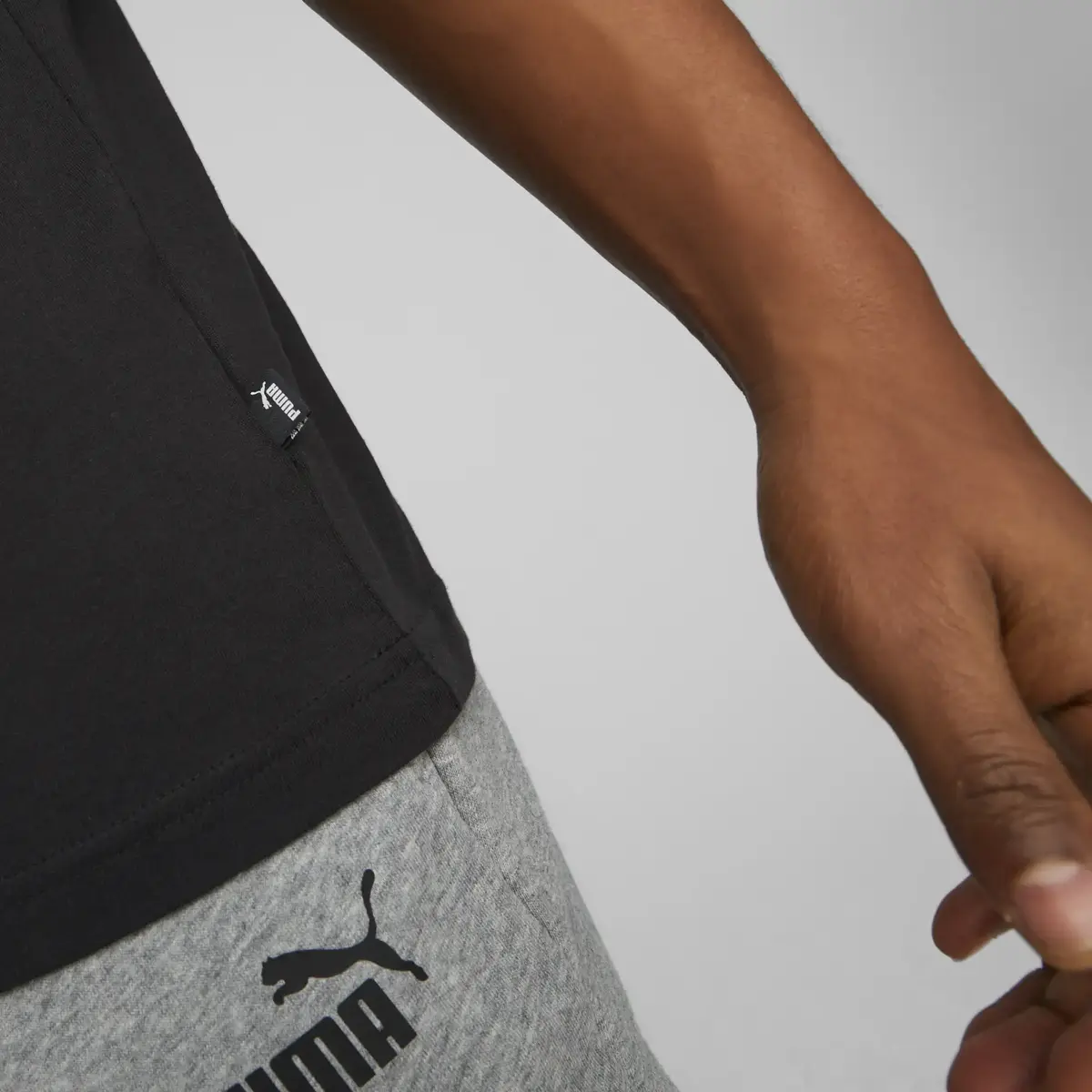Puma ESS Logo Tee Siyah Erkek T-Shirt