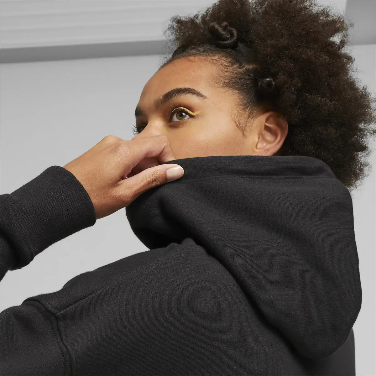 Puma CLASSICS Cropped Hoodie Siyah Kadın Sweatshirt