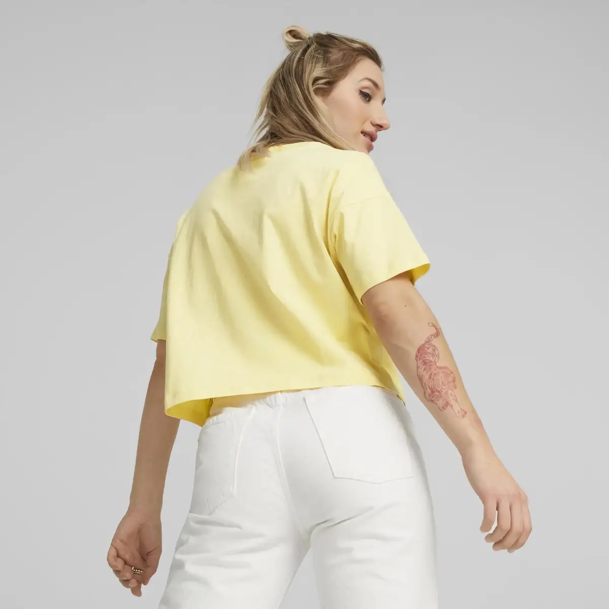 Puma Ess Cropped Logo Tee Light Straw Beyaz Kadın T-shirt