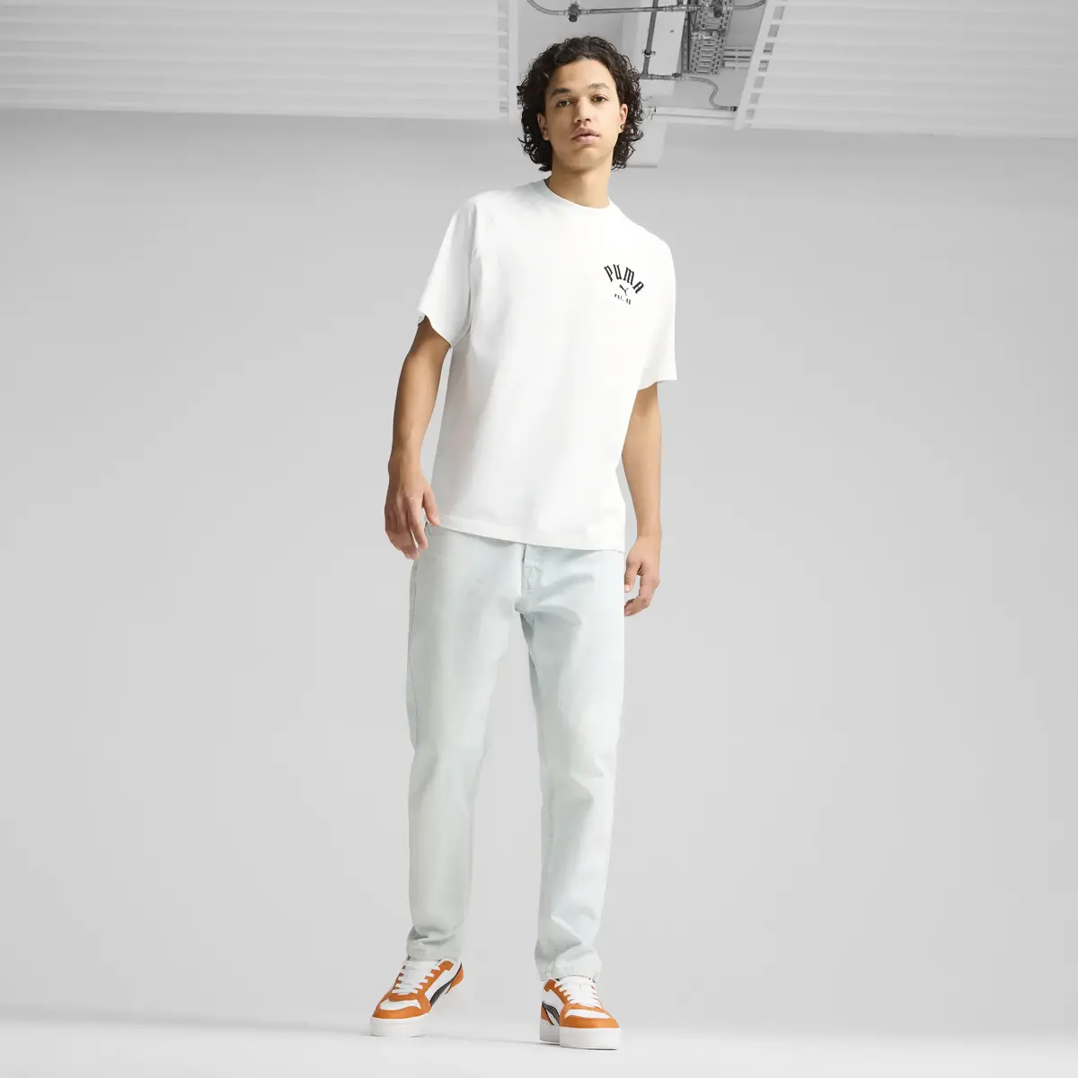 Puma CLASSICS Relaxed Graphic Tee Beyaz Erkek T-Shirt