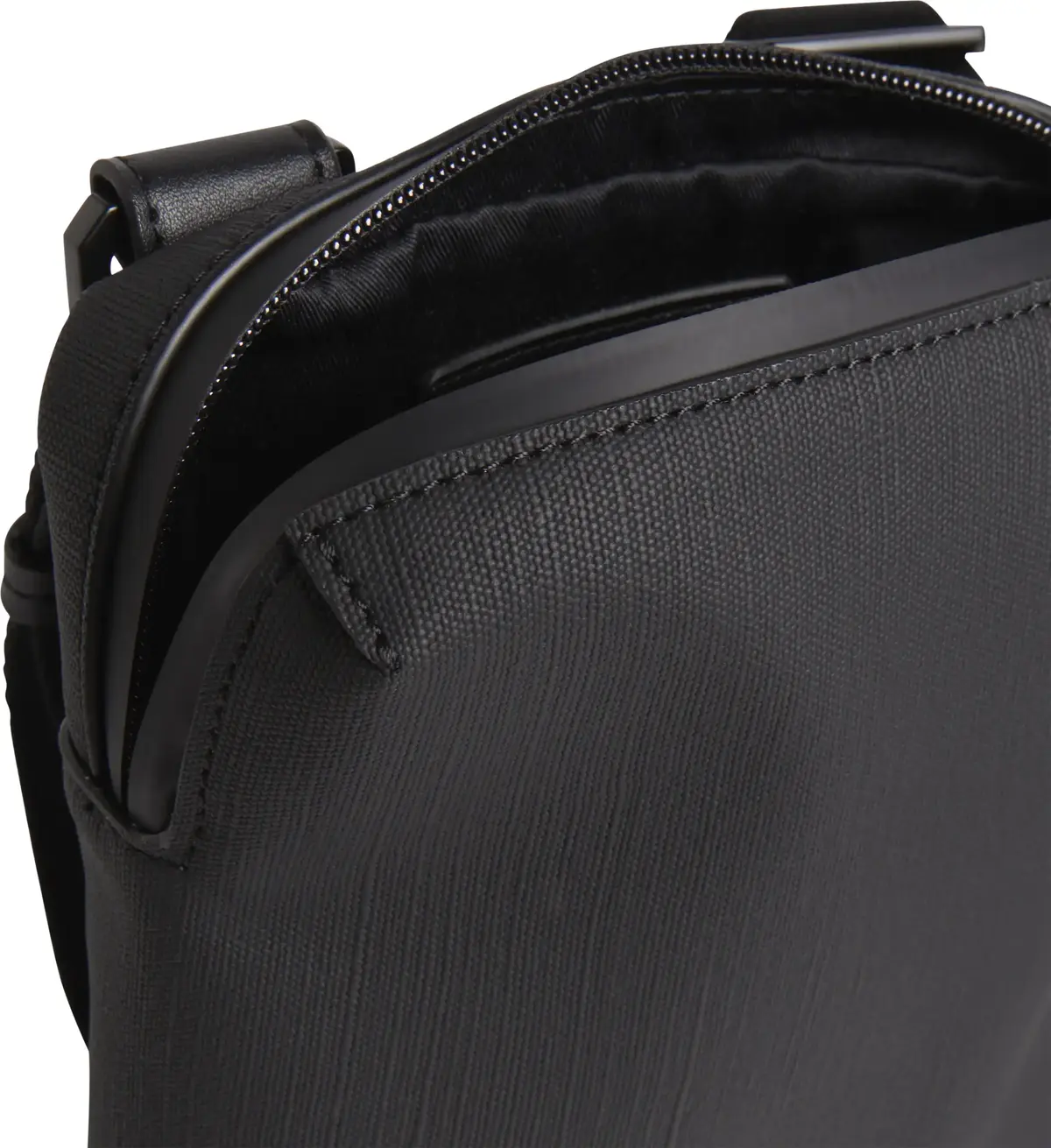 Calvin Klein TECH SENSUAL CONV RE Erkek Siyah Omuz Çanta