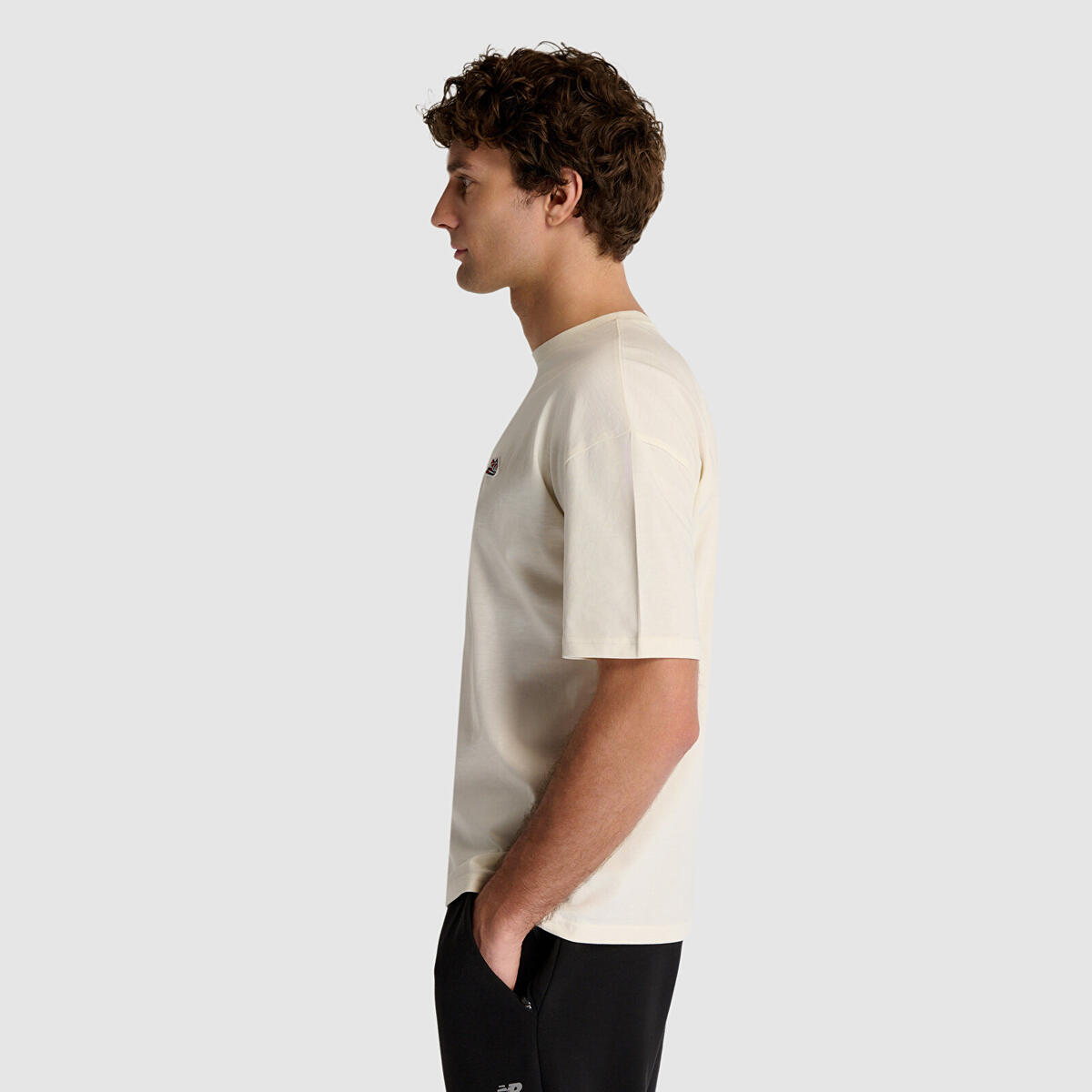 New Balance UNT1512 Krem Erkek T-Shirt