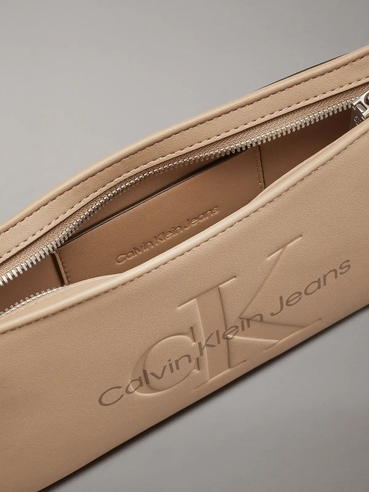 Calvin Klein SCULPTED SHOULDER PO, PBF Bej Kadın Çanta